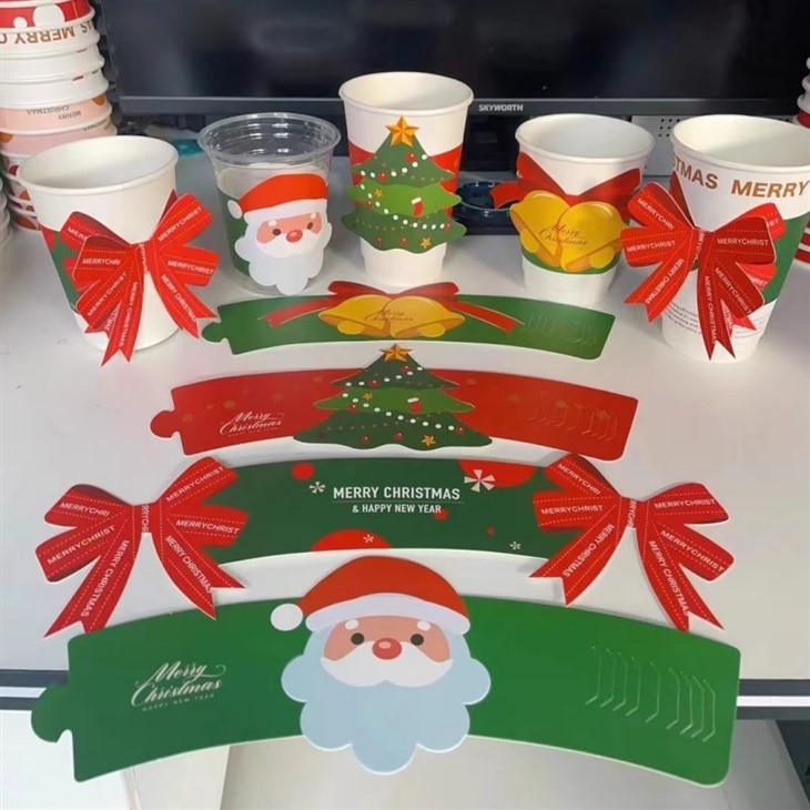 Vánoční rukávy na šálek kávy